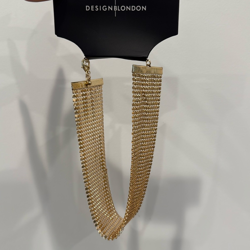 Gold choker necklace